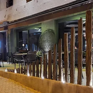 Logis Restaurant Gilles Moreau Hotel